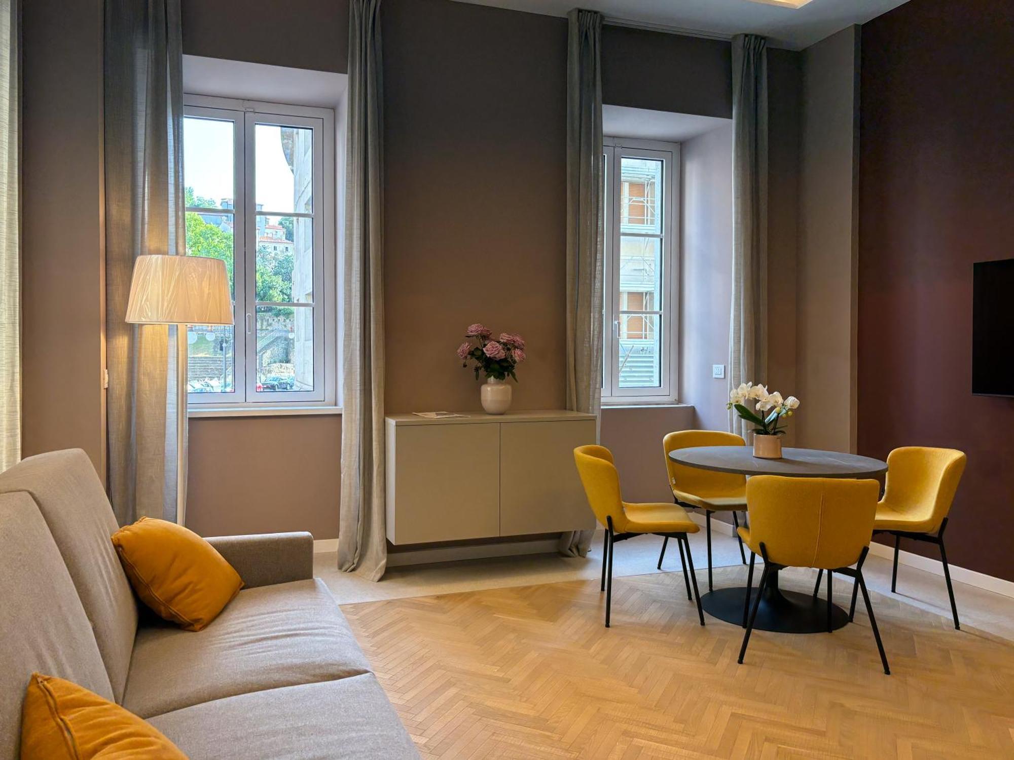 Teatro Romano Exclusive Suites Триест Экстерьер фото