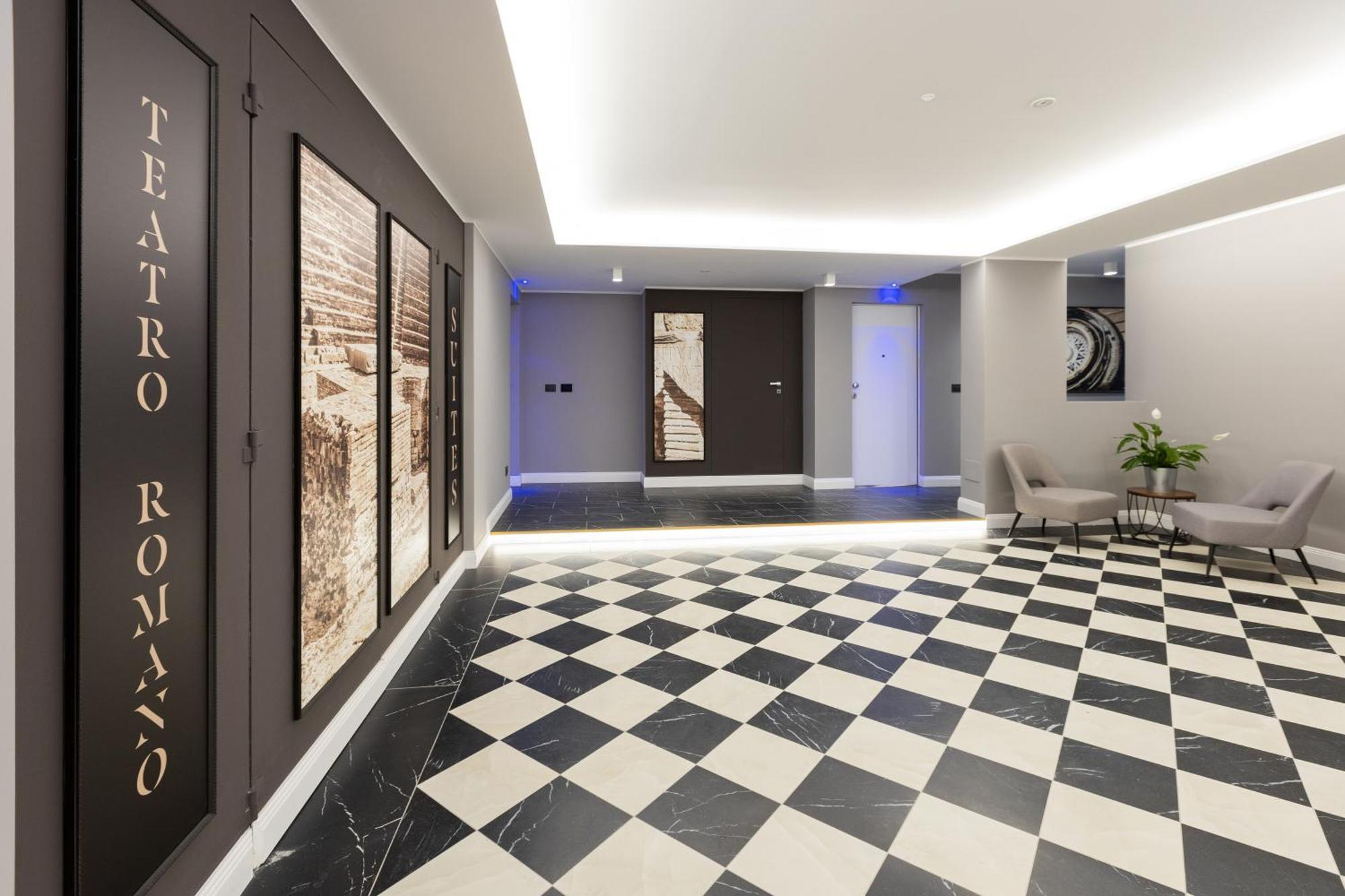 Teatro Romano Exclusive Suites Триест Экстерьер фото