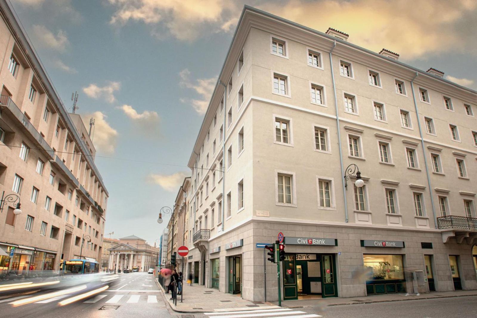 Teatro Romano Exclusive Suites Триест Экстерьер фото